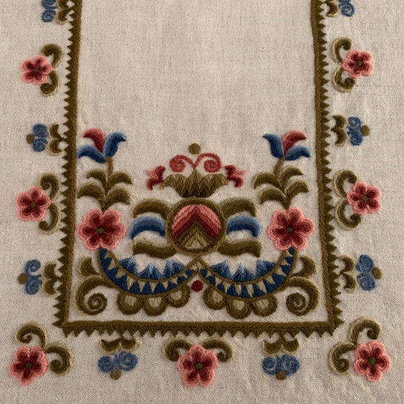 Table Runner, Embroidered,Traditional Folk Art, Vintage - Picture 3 of 9